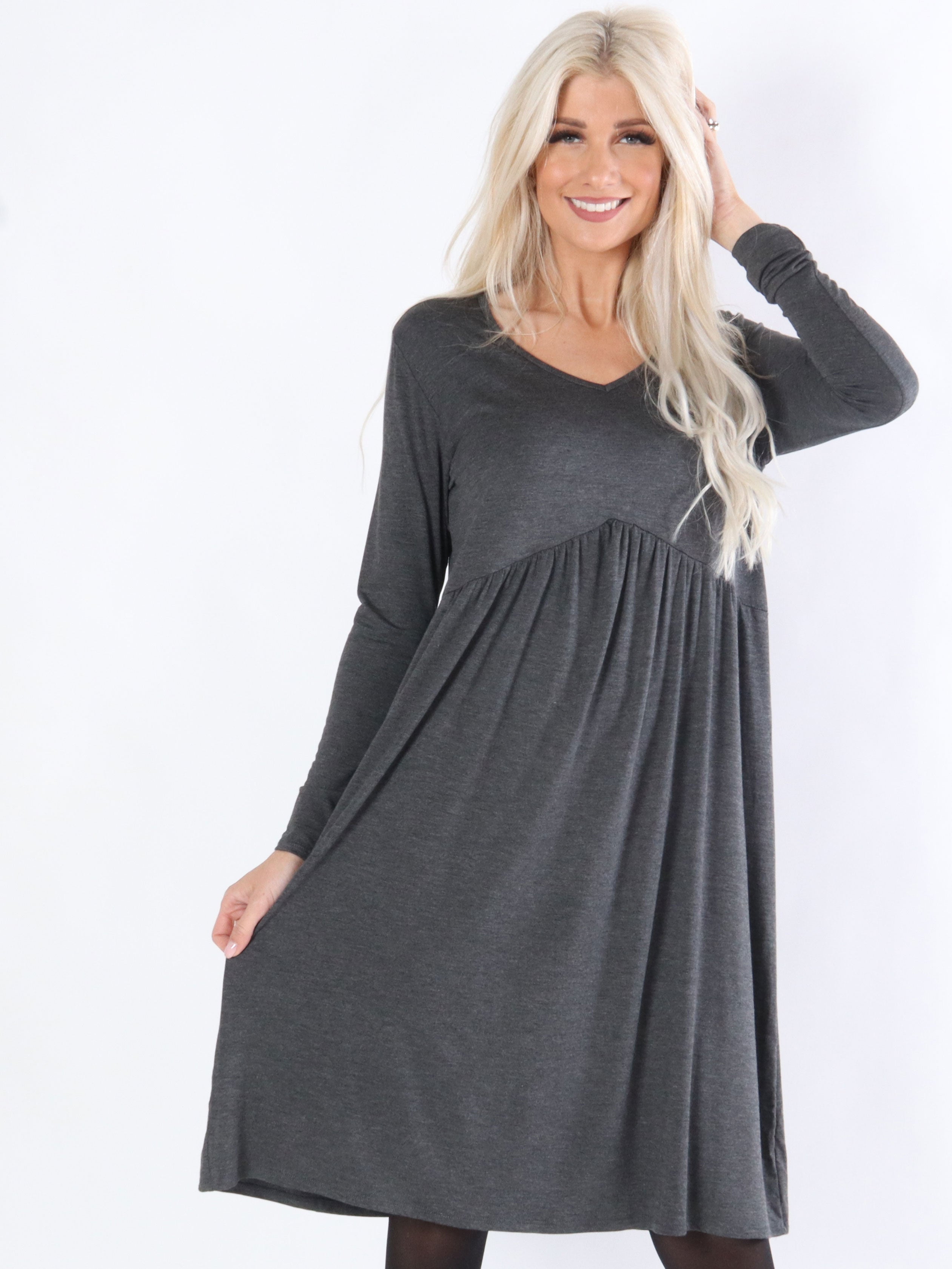 Yolanda - Basic kjole med syning under brystet